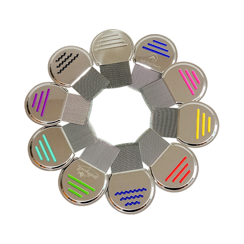 Grzebień od wspaniałości z ciasno czesanymi zębami